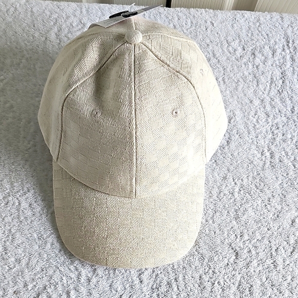 NWT JUST be Quilted Adjustable Cream Ballcap One Size - Picture 1 of 10